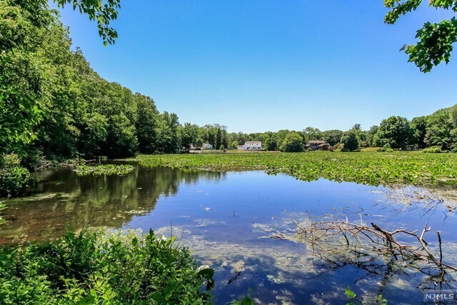 Building Photo - 28 Turners Lake Dr