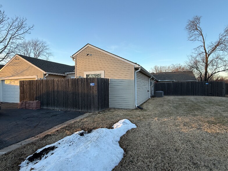 Building Photo - 32 E Chisholm Crk St