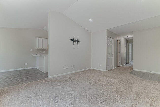 Building Photo - 1171 N Red Oak Cir
