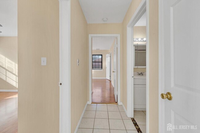 Building Photo - 275 Alpine Way