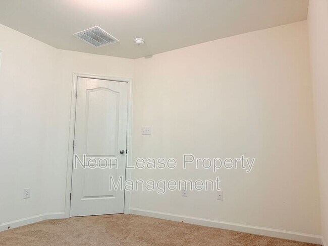 Building Photo - 262 Tea Party Trail