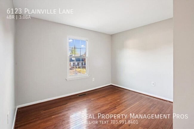 Building Photo - 6123 Plainville Ln