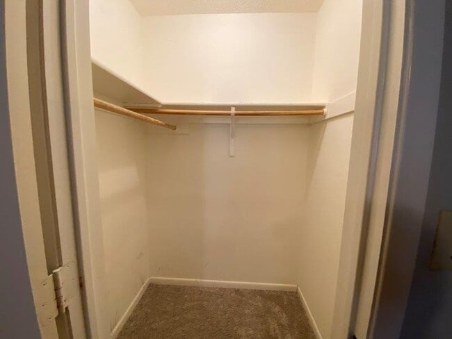 Building Photo - 704 E Logan St