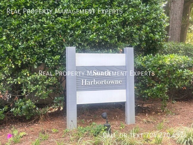 Building Photo - 1038 Southwest Dr
