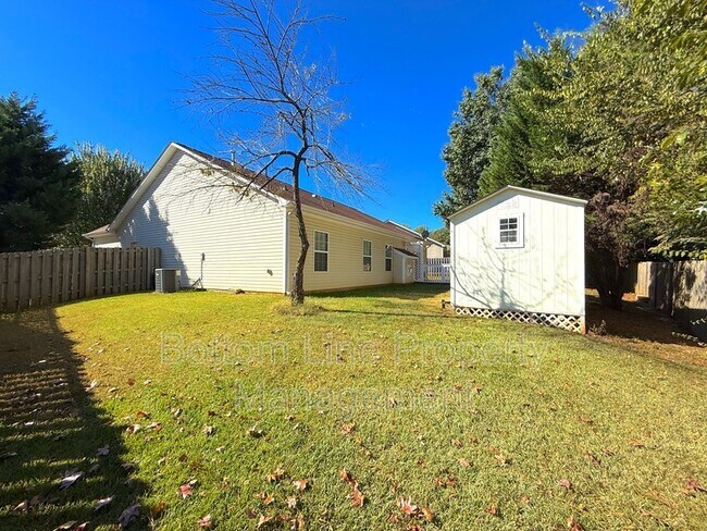 Building Photo - 10226 Highland Creek Cir