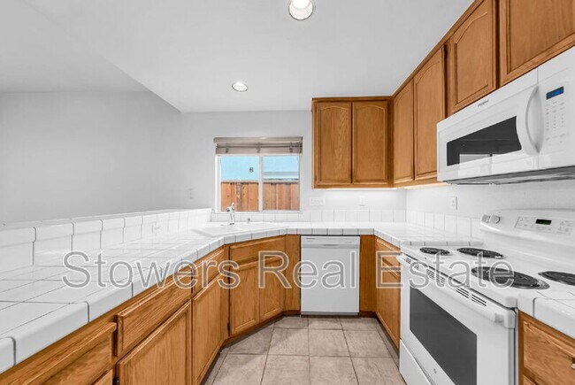 Building Photo - 116 Foxglove Ln