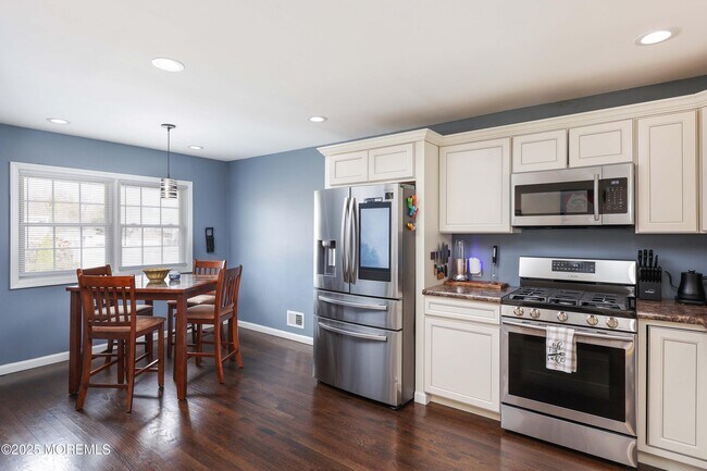 Building Photo - 58 Richardson Ave