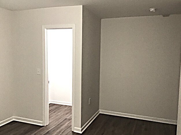 Building Photo - 7141 Spaniel Ct