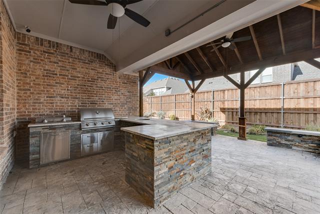 Building Photo - 2911 Redfern Dr