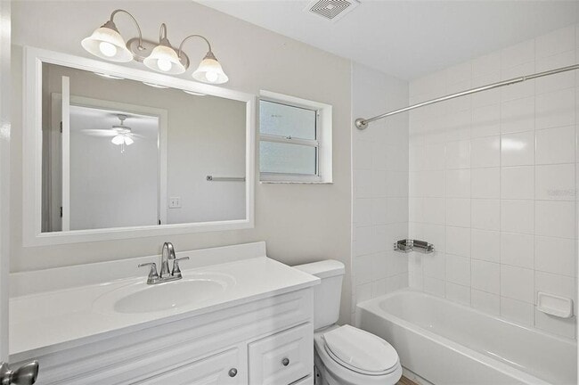 Building Photo - 120 Coral Reef Ct N