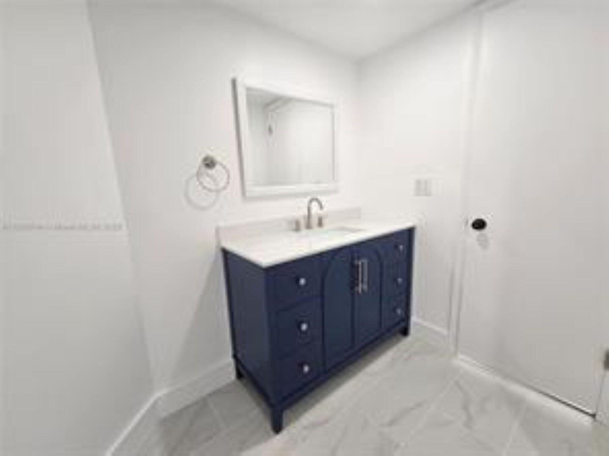 Building Photo - 2831 N Oakland Forest Dr
