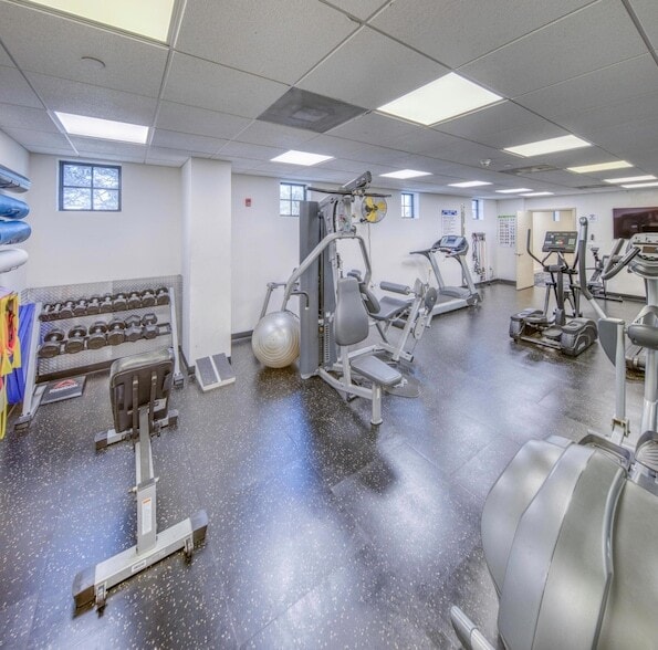 Building Photo - 511 Lucerne Ave