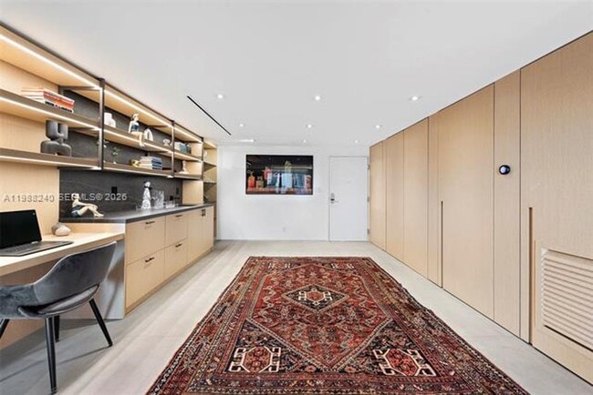 Building Photo - 2301 Collins Ave