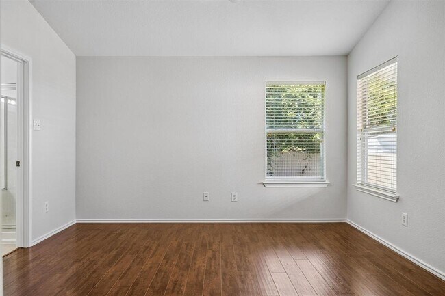 Building Photo - 437 Sweet Leaf Ln