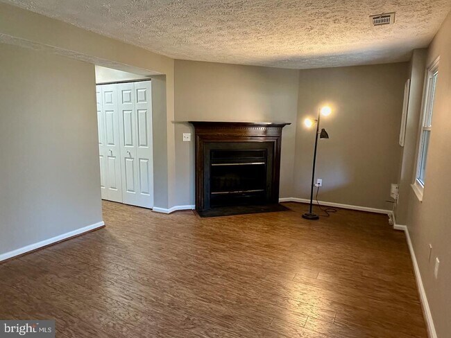 Building Photo - 310 Fleece Flower Dr