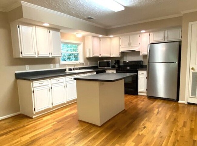 Building Photo - Creekside Cape Cod