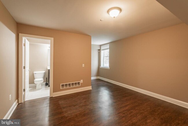 Building Photo - 204 Shawmont Ave