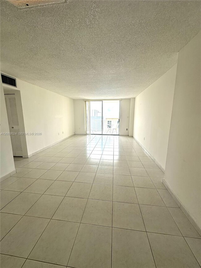 Building Photo - 4675 W 18th Ct