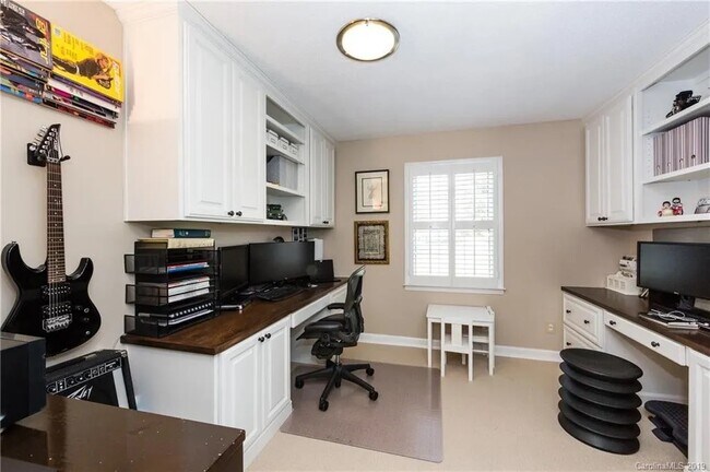 Building Photo - 2127 Edenton Rd