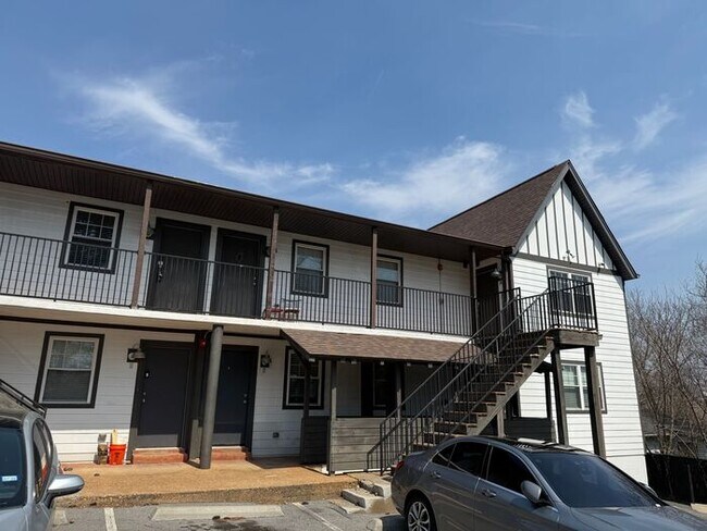 Building Photo - Remodeled Studio in Woodbine - $99 Deposit Special!