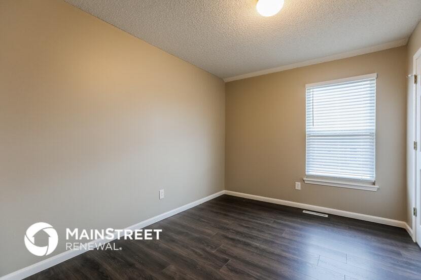 Building Photo - 845 SW Country Hill Dr