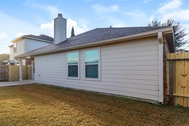 Building Photo - 7543 Summer Dale Dr