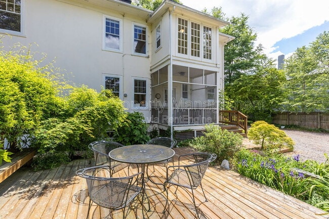 Building Photo - 1404 Wilmington Ave W