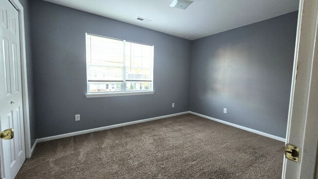 Building Photo - 1128 Pueblo Dr