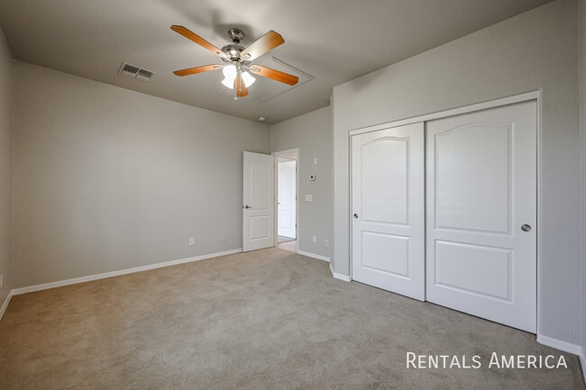 Building Photo - 3173 E Canyon Way