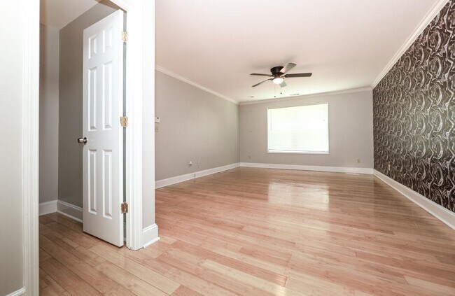 Building Photo - 3873 King Edward Trail SW