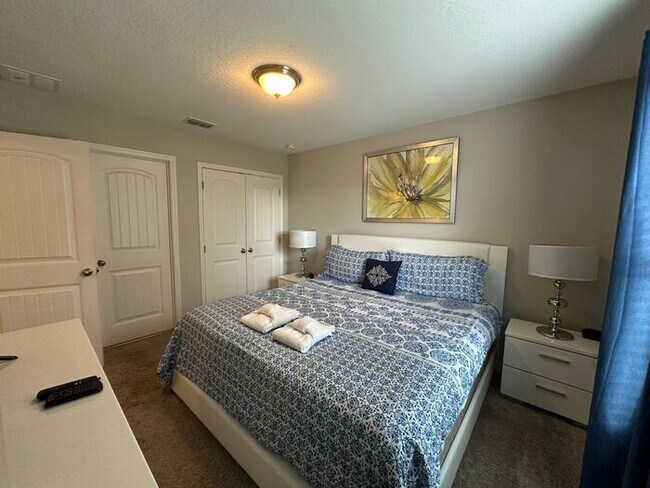 Building Photo - 5299 Wildwood Wy