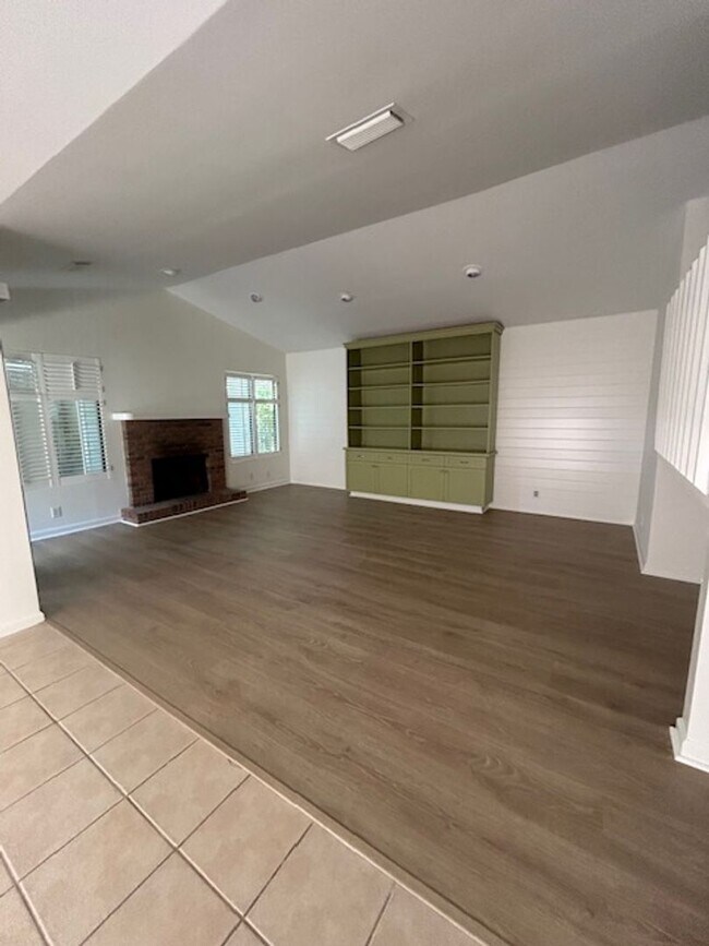 Building Photo - Updated Glynn Haven Rental