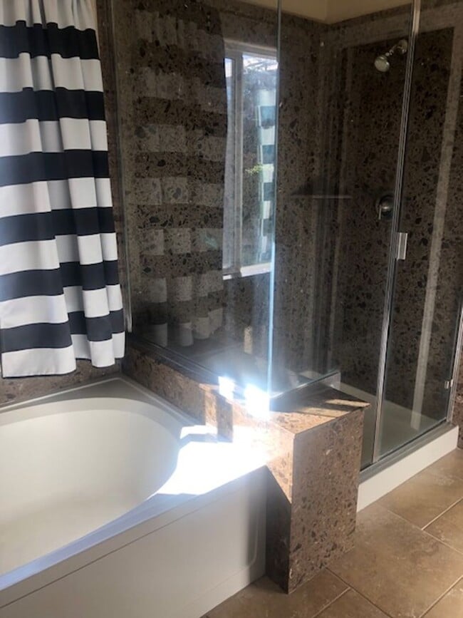 Building Photo - 893 Clearwater Creek Blvd