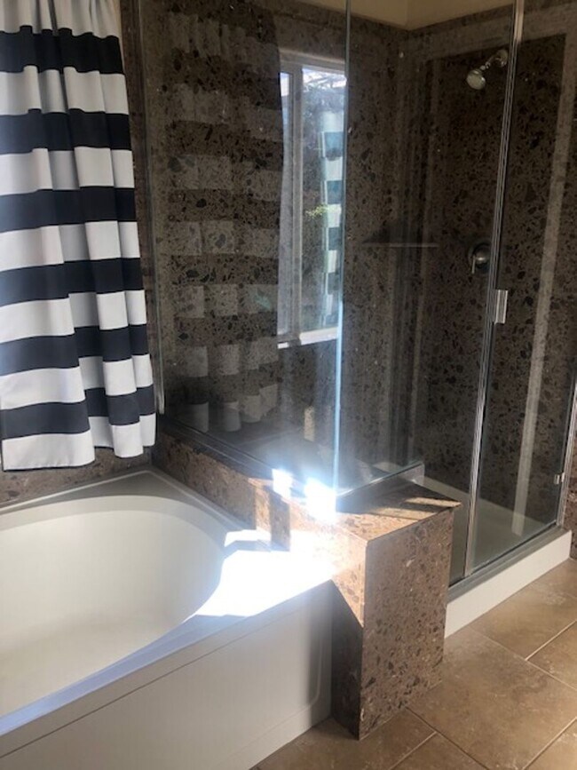 Building Photo - Beautiful Manteca Home in Quiet Neighborhood