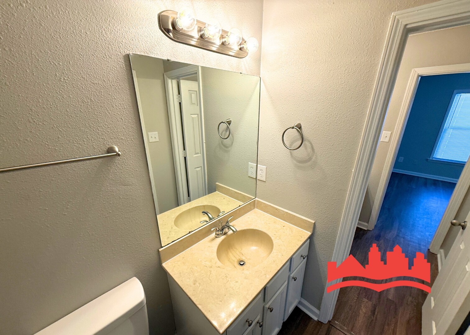 Building Photo - 5555 Blossom Ln