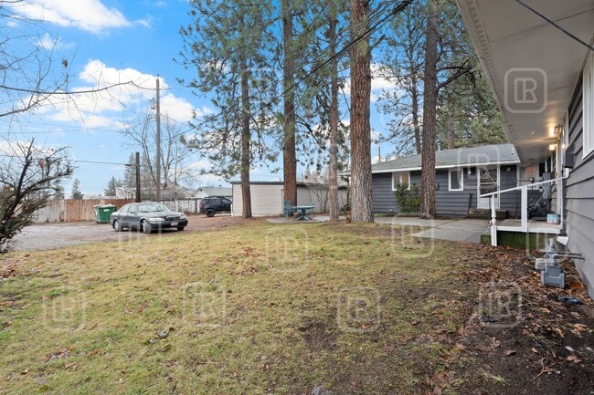 Building Photo - 7313 E 6th Ave