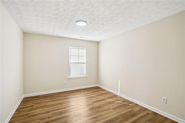 Building Photo - 4593 Parkway Cir