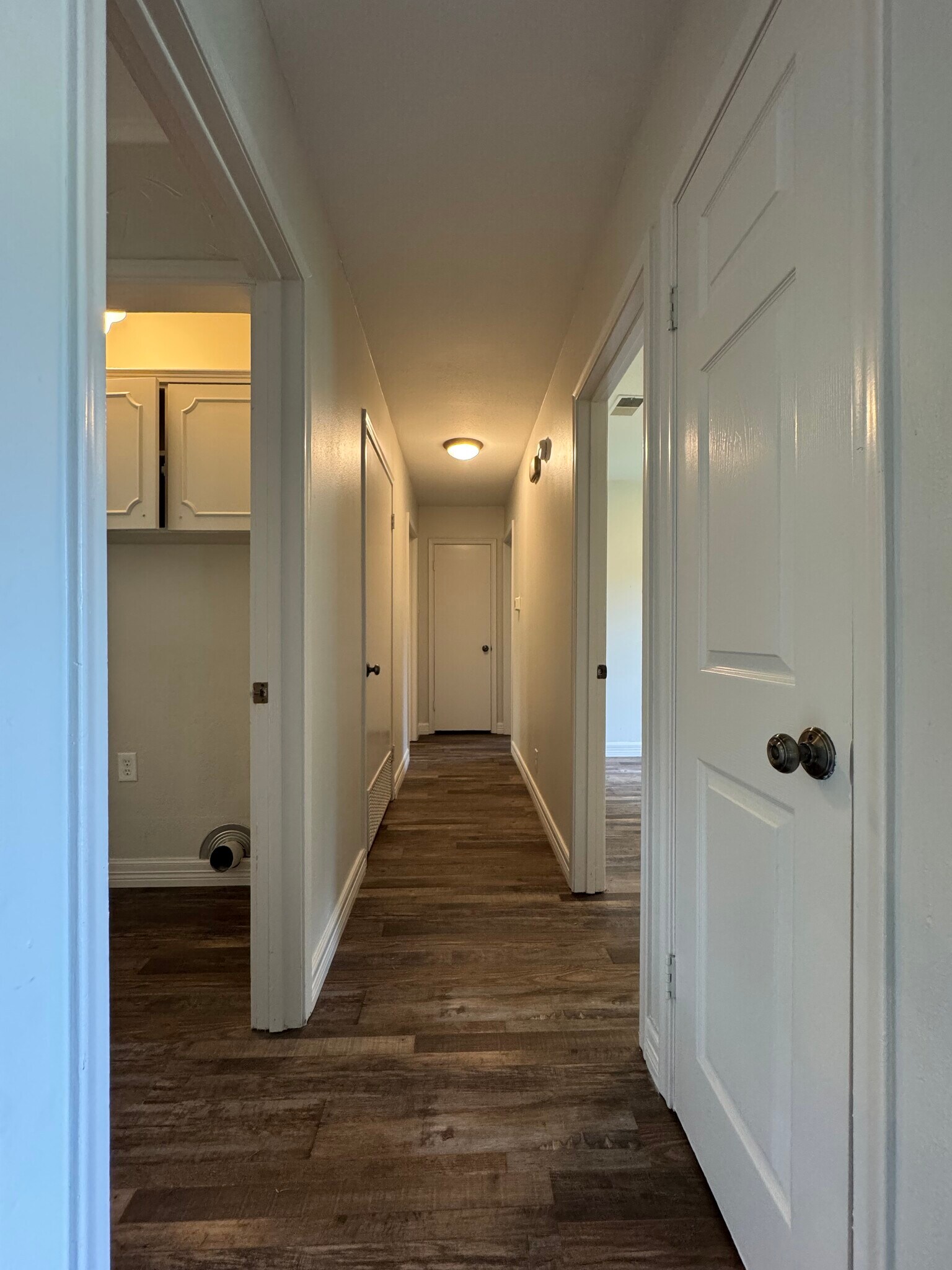 Building Photo - 302 Mobile Dr
