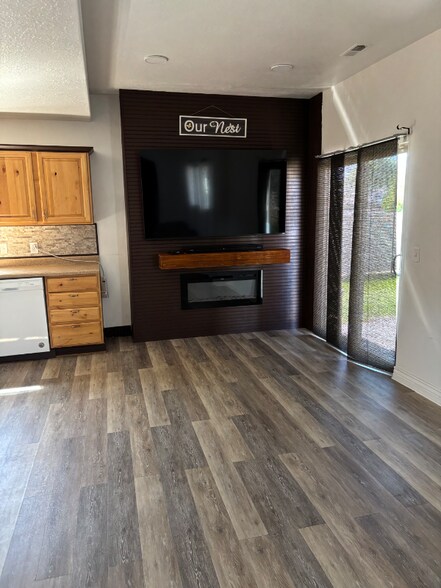 Building Photo - 4532 GreystockCr
