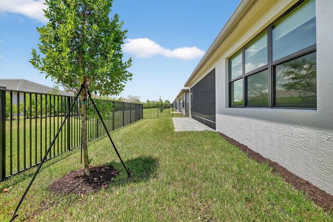 Building Photo - 12522 SW Emerald Estuary Ter