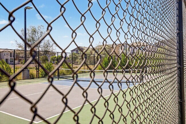 Building Photo - Live the Hawes Crossing Lifestyle – Pool, Pickleball & More! Internet included in the rent!
