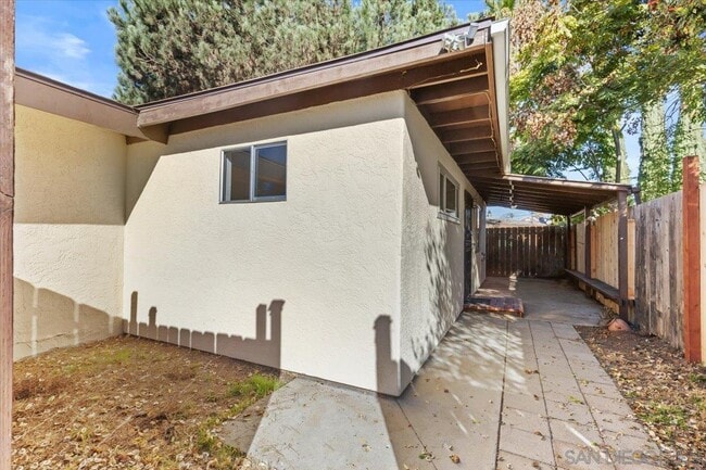 Building Photo - 8150.5 Longdale Dr