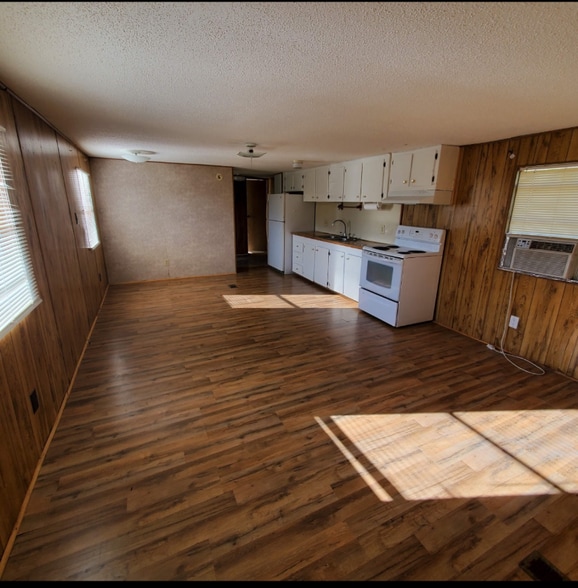 Building Photo - 70 Buttercup Dr