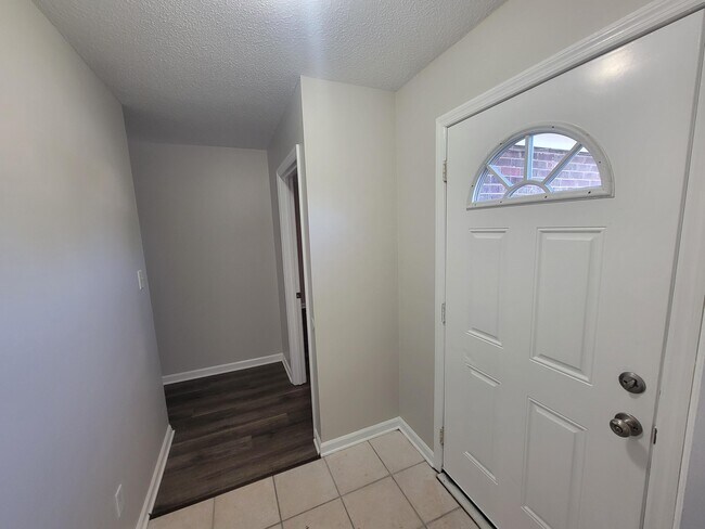 Building Photo - 119 Sunnywood Dr