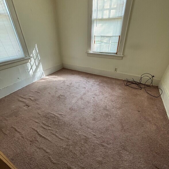 Building Photo - 215 Westmoreland Ave