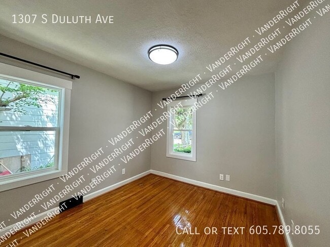 Building Photo - 1307 S Duluth Ave