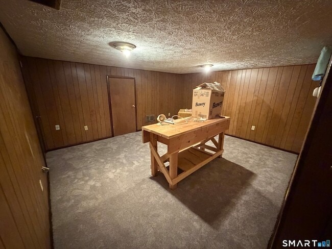 Building Photo - 155 Cottonwood Rd