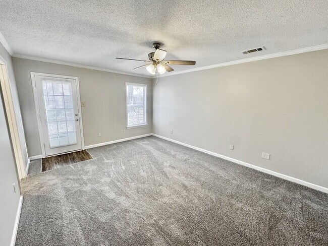 Building Photo - 8569 Kings Cross Cove