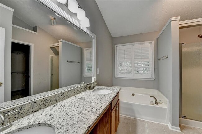 Building Photo - 5229 Pine Branch Ct