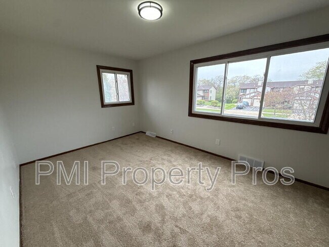 Building Photo - 8150 S 88th St